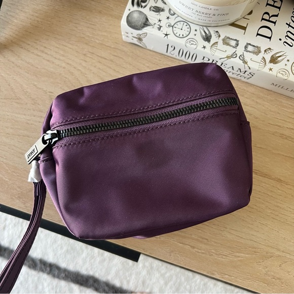 ❌SOLD❌NWOT Away x Kode with Klossy mini tech pouch - Picture 2 of 4